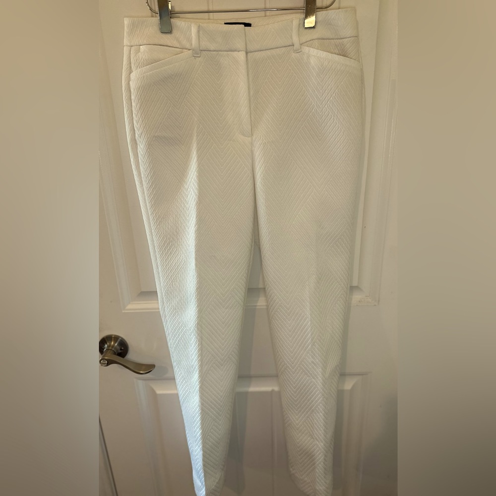 White House Black Market ivory The Slim Ankle size 4